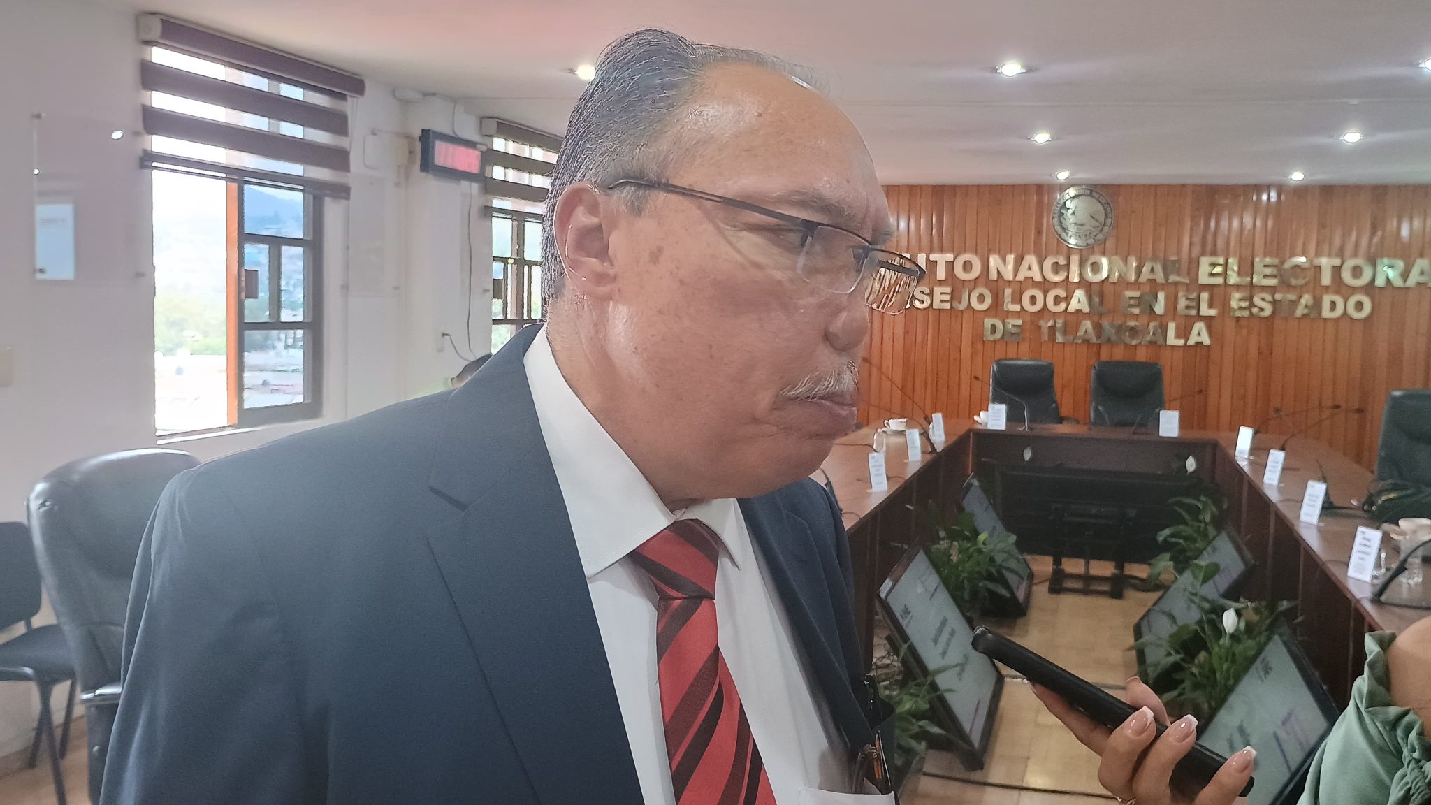 INE defiende boletas electorales pese a críticas por errores y confusión