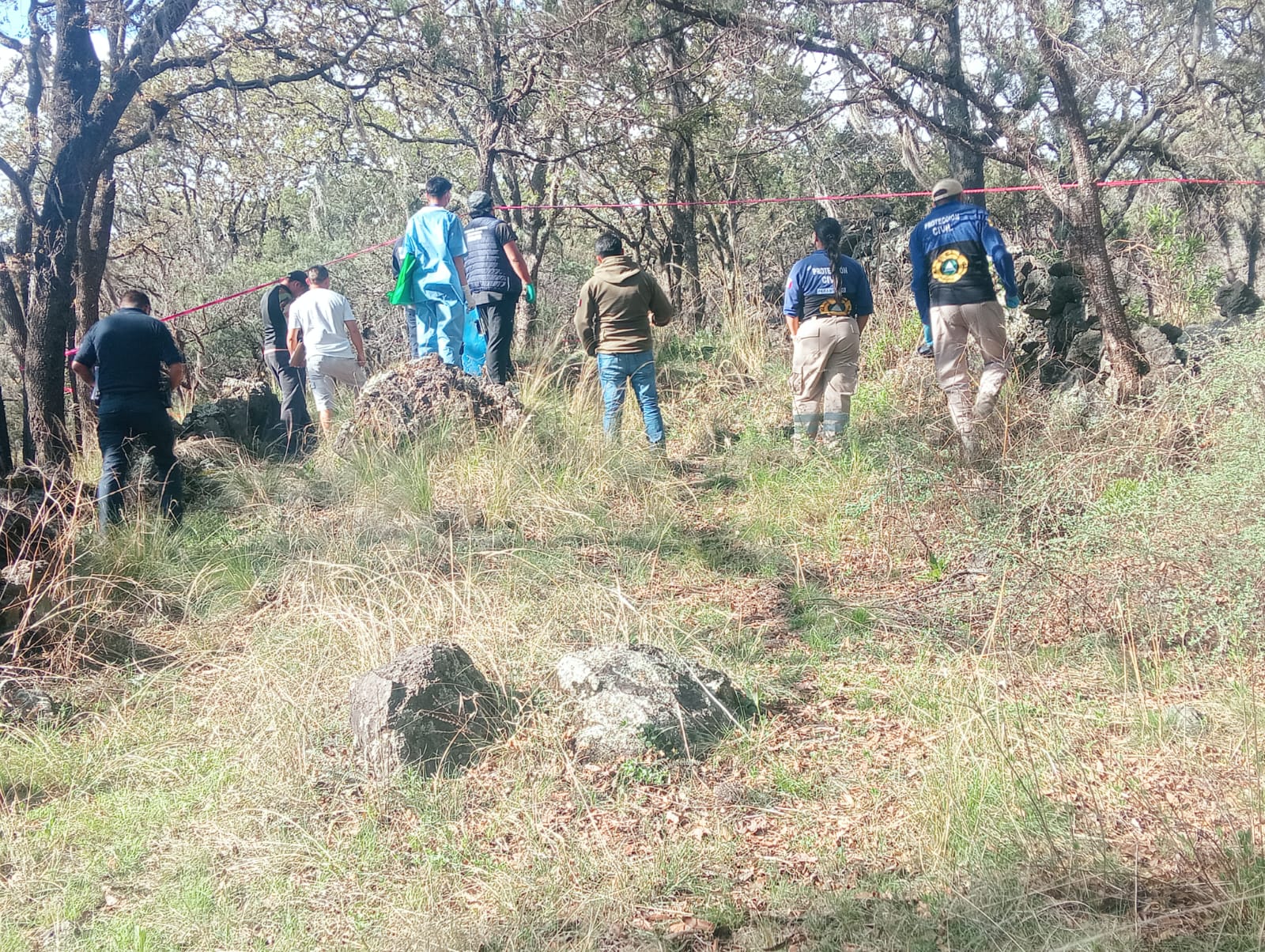 Hallan cuerpo embolsado y con huellas de violencia en Tetla de la Solidaridad