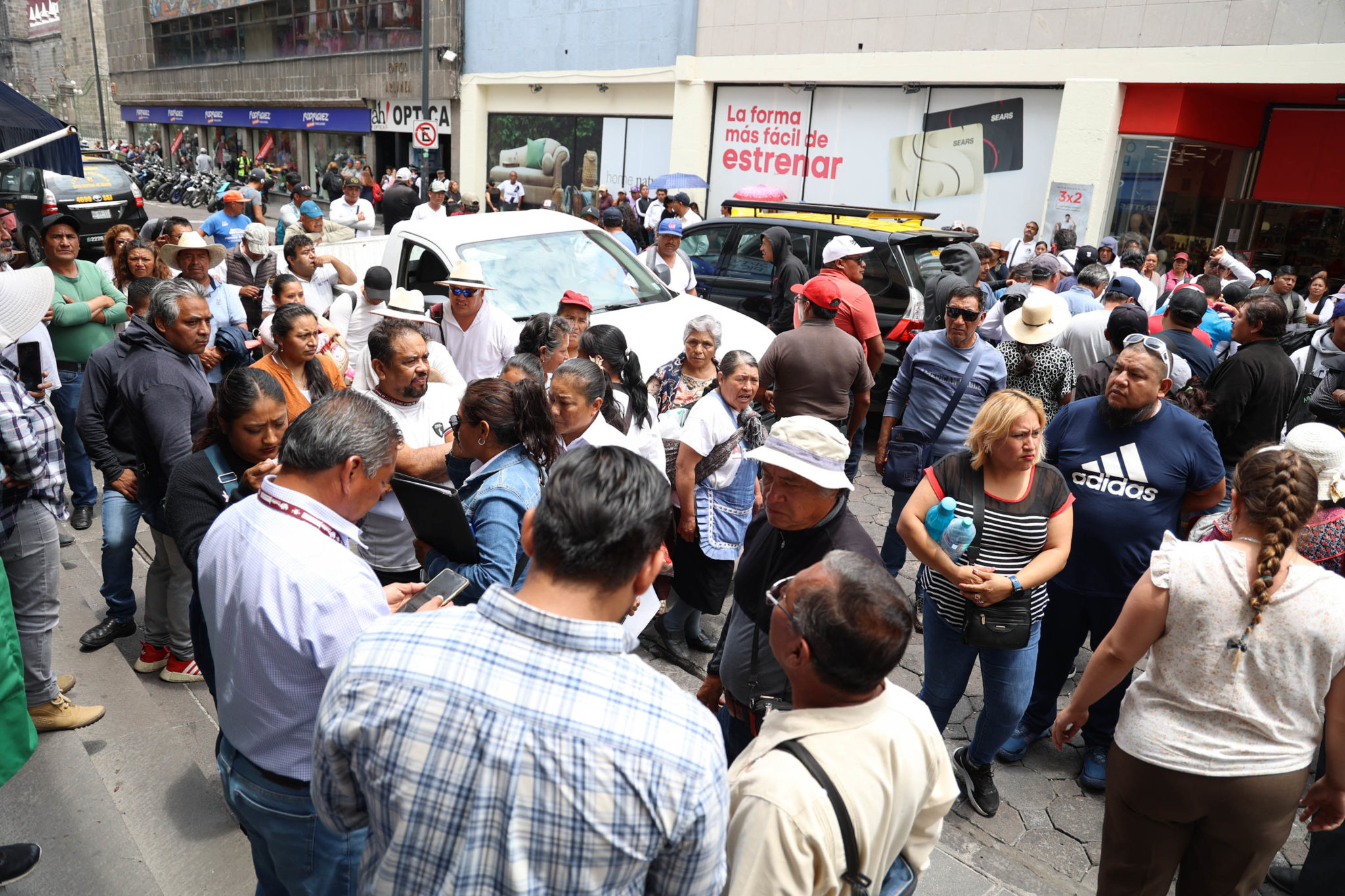 Foto: Cortesía Comerciantes formales de la Central de Abastos exigen freno a ambulantes informales