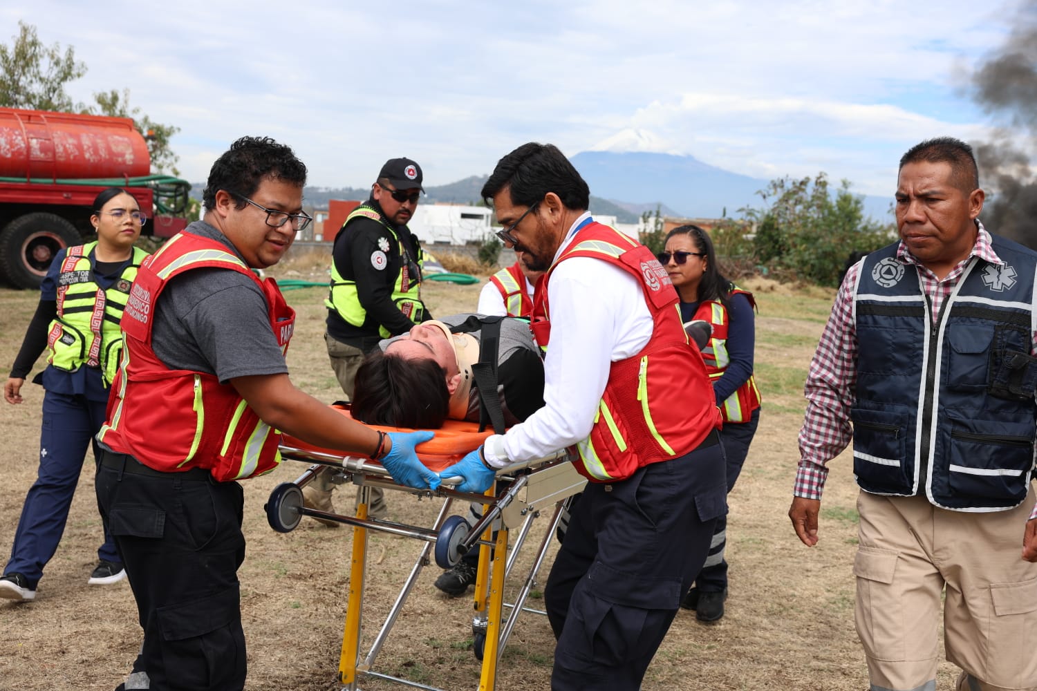 cuautlancingo adquiere camion bomberos 5
