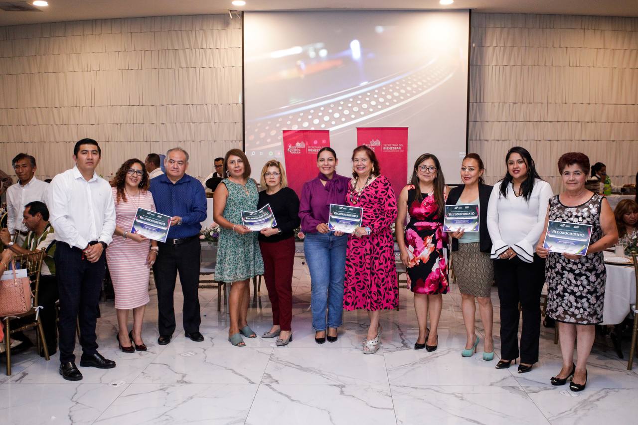 Reconoce Lupita Cuautle a las y los docentes de San Andrés Cholula