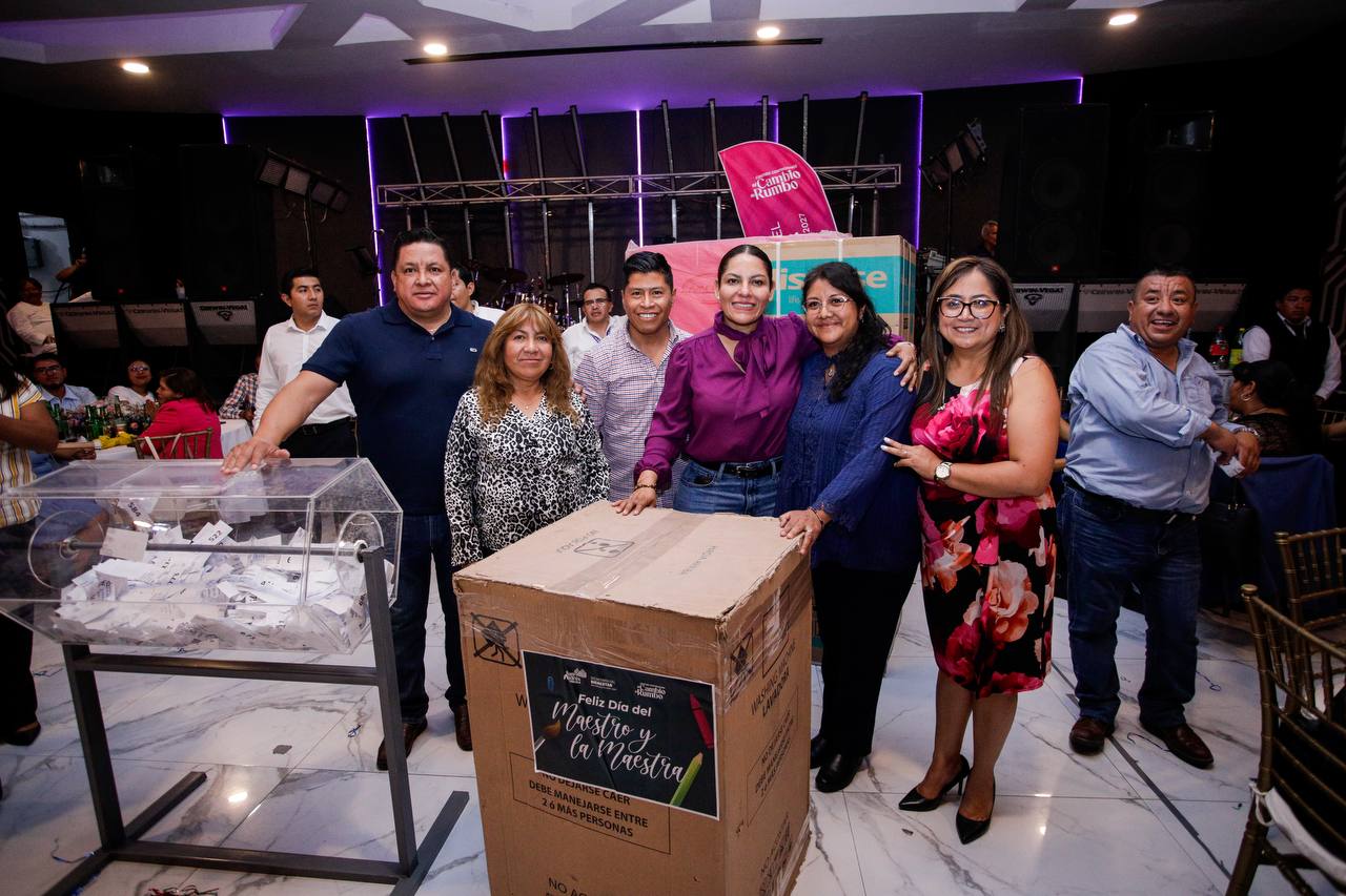 Comunicado oficial Reconoce Lupita Cuautle a las y los docentes de San Andrés Cholula