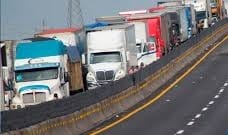 Permanece bloqueo en autopista México-Puebla por pobladores de San Miguel Xoxtla