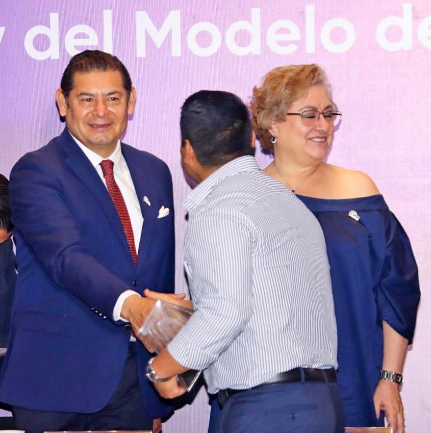 Comunicado oficial Acude Omar Muñoz a la presentación de la “Plataforma Digital Estatal, Revolución Digital por Amor a Puebla”