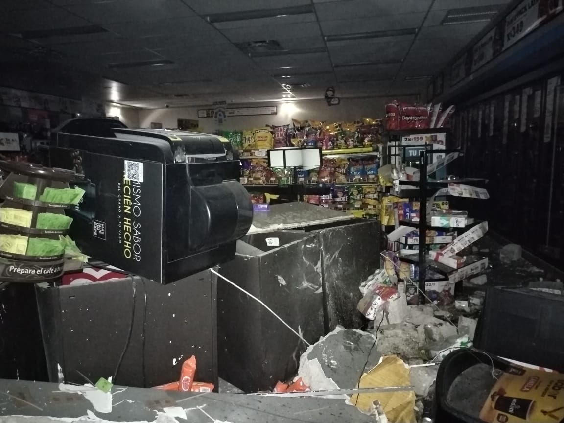 Comunicado oficial Elementos de la Dirección Vial de Cuautlancingo detienen a un hombre por daño en propiedad ajena