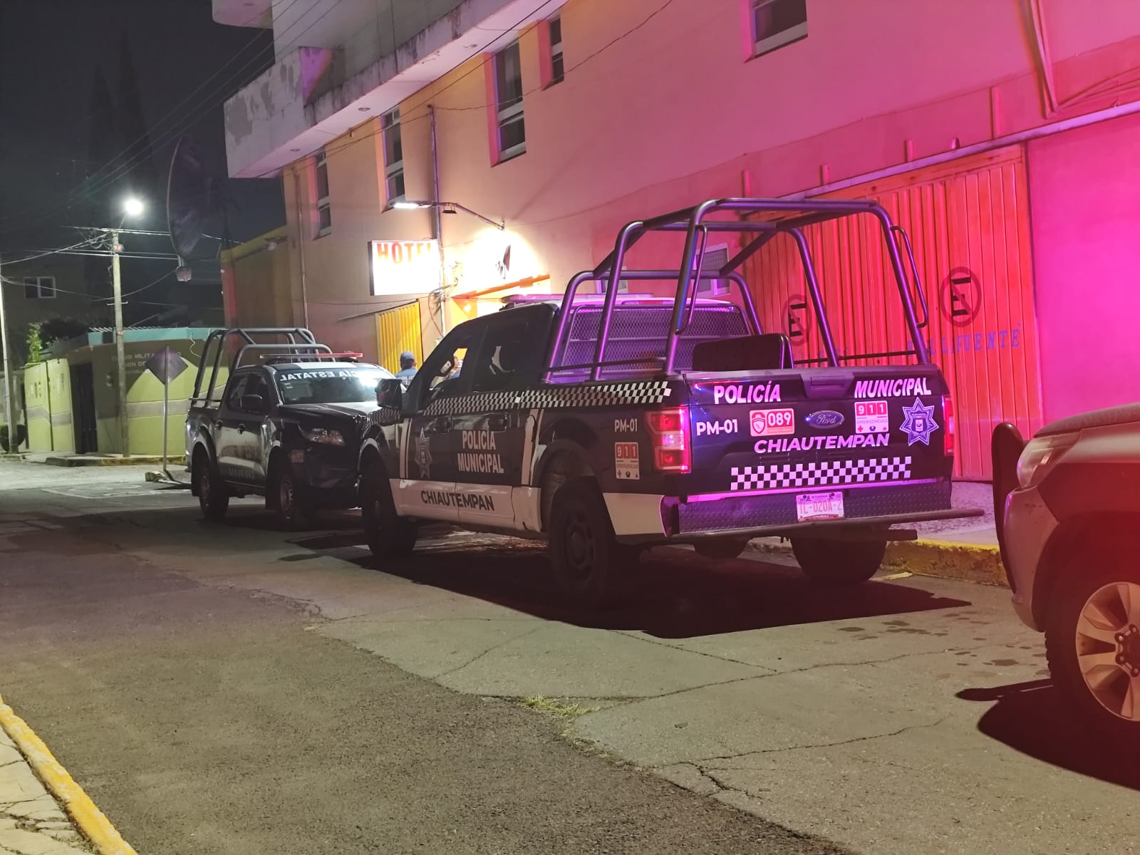 Fingen ser huéspedes y asaltan con arma de fuego un hotel en Chiautempan