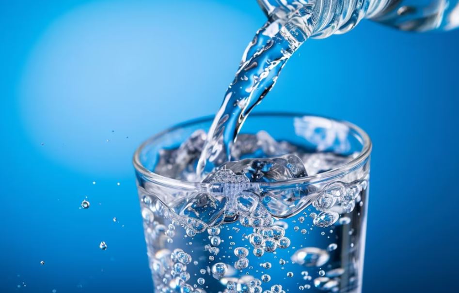 Foto: Cortesía Descubre cómo un vaso de agua con sal puede acelerar tu metabolismo y ayudarte a perder peso