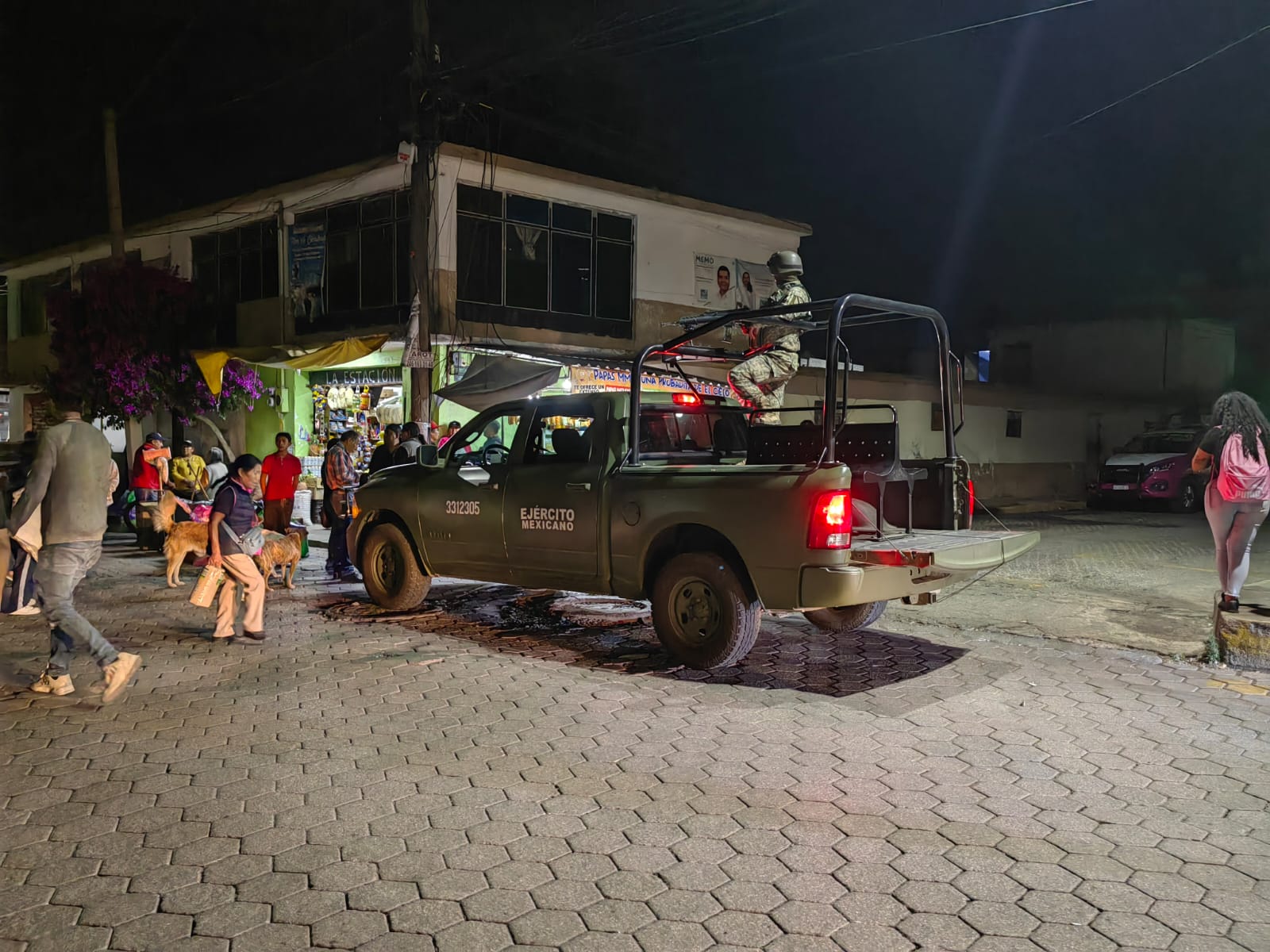 Foto: Cortesía Catean domicilio en la colonia Reforma de Chiautempan; hay cuatro detenidos y cuatro menores rescatados