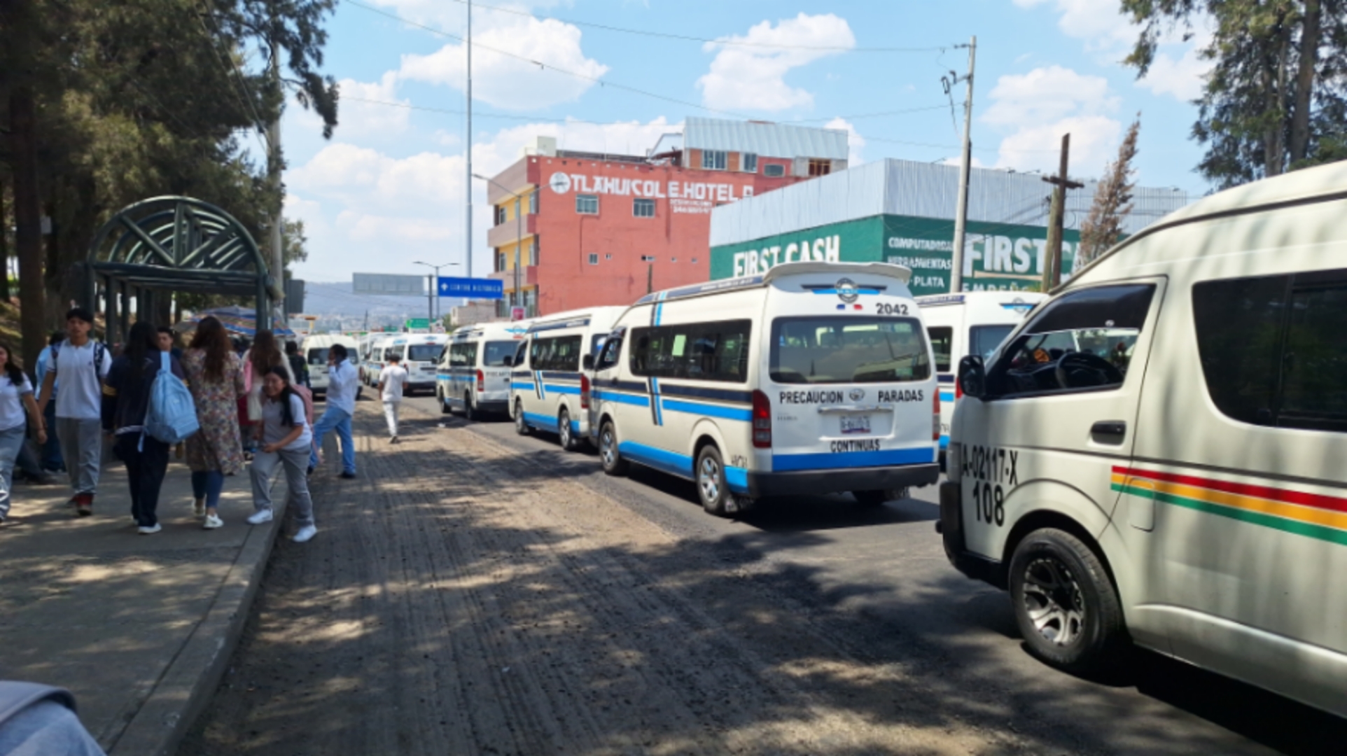 Transportistas paralizan a Tlaxcala, demandan destitución del titular de la SMyT