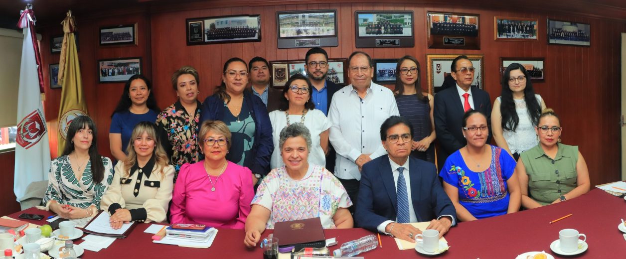 UATx impulsa cultura de paz con taller impartido por Beatriz Paredes