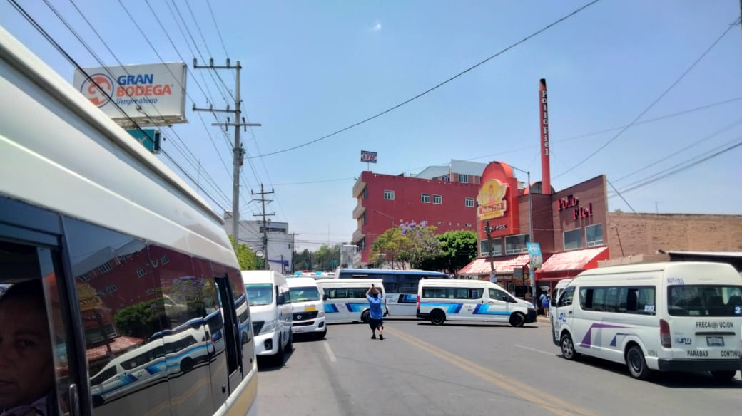 Transportistas de Tlaxcala amenazan con bloqueos si no hay solución
