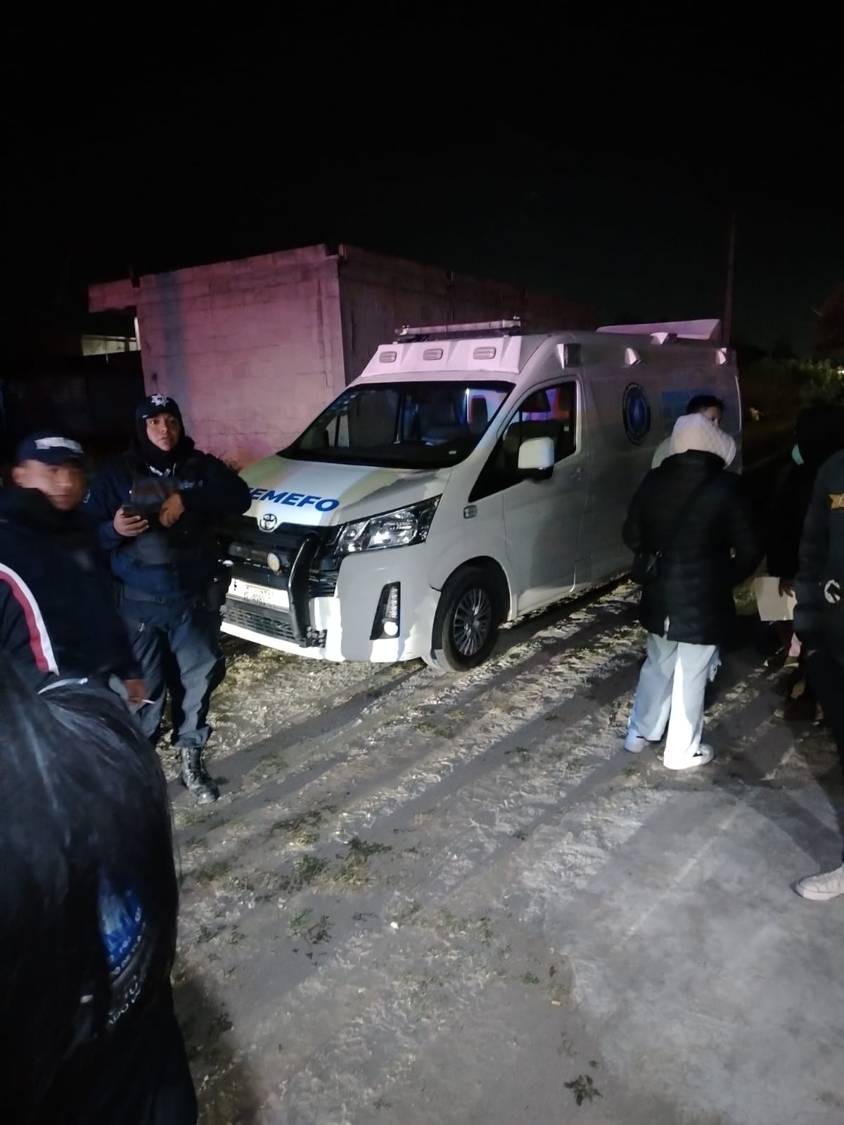 Hallan a hombre muerto en estado de descomposición al interior de su vivienda en Tlaltelulco