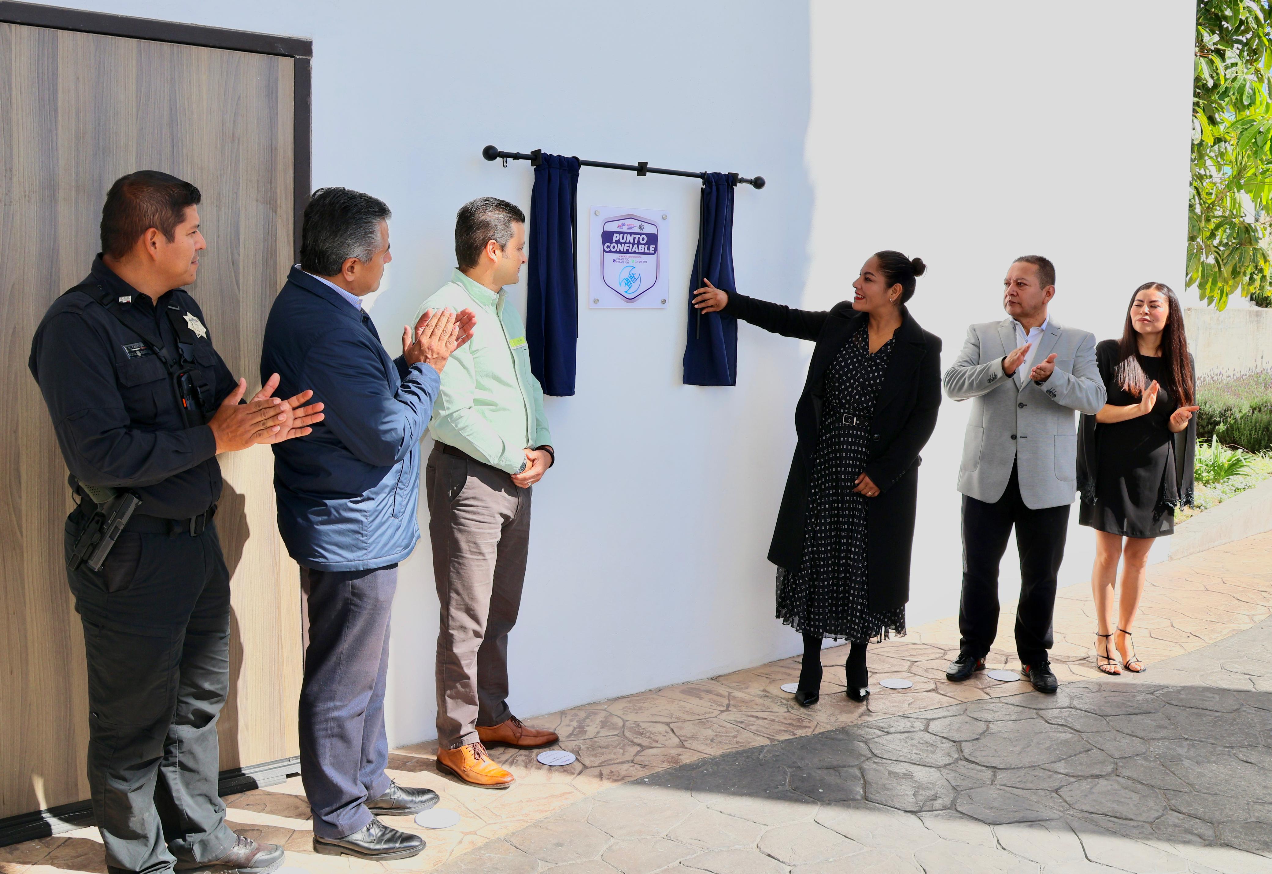 Impulsa Lupita Cuautle red de comercios seguros con distintivo “Punto Confiable"