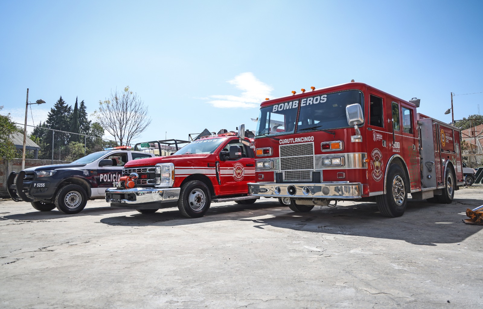Omar Muñoz inicia obra de construcción de estación de bomberos 