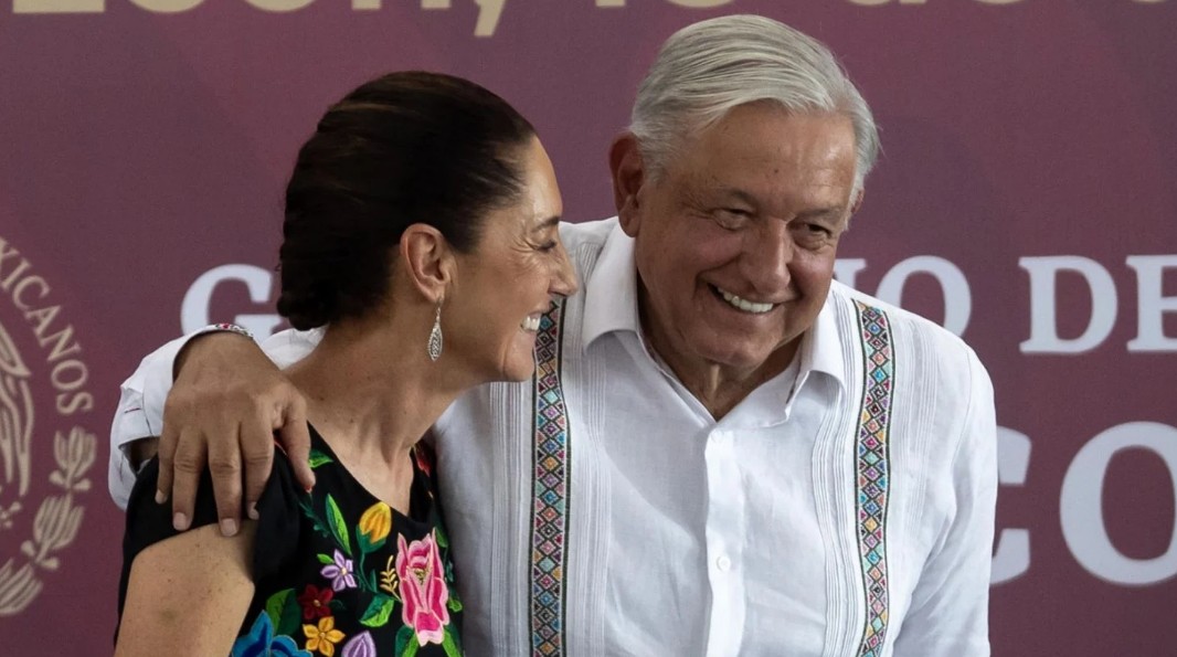 Sheinbaum felicita a AMLO en plena Mañanera