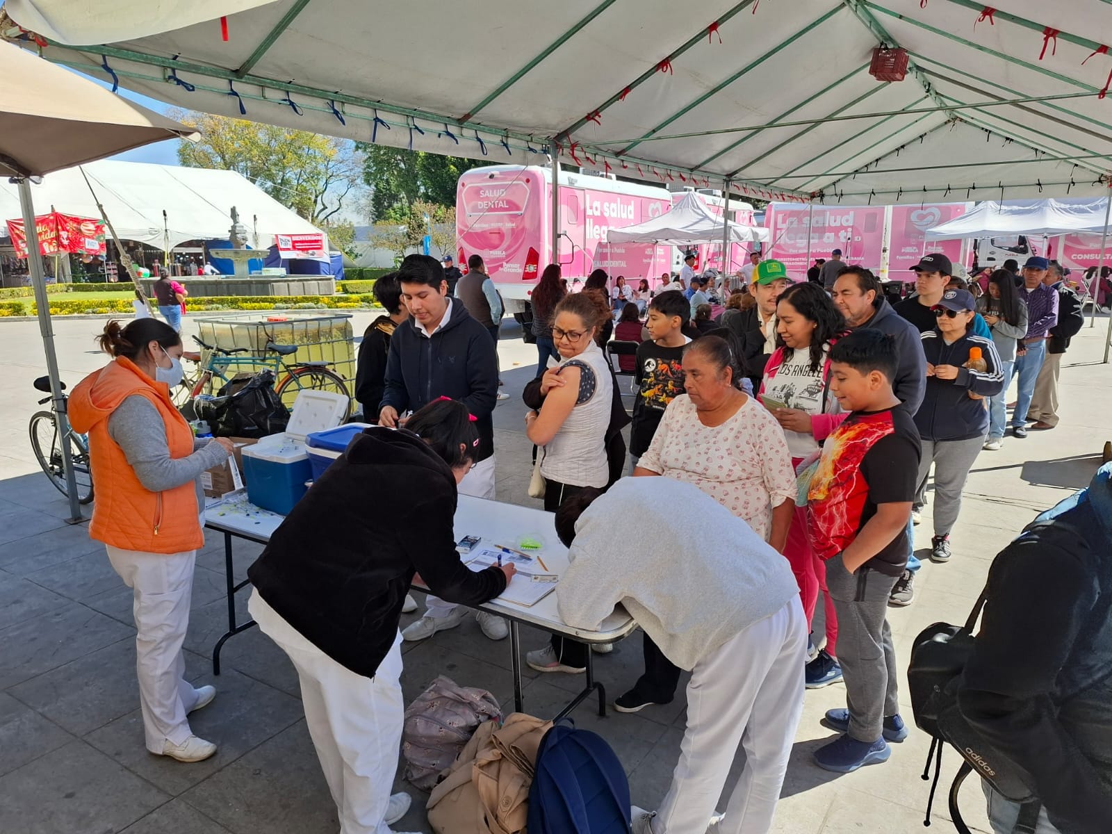 Más de mil cholultecas atendidos durante la Caravana de la Mujer