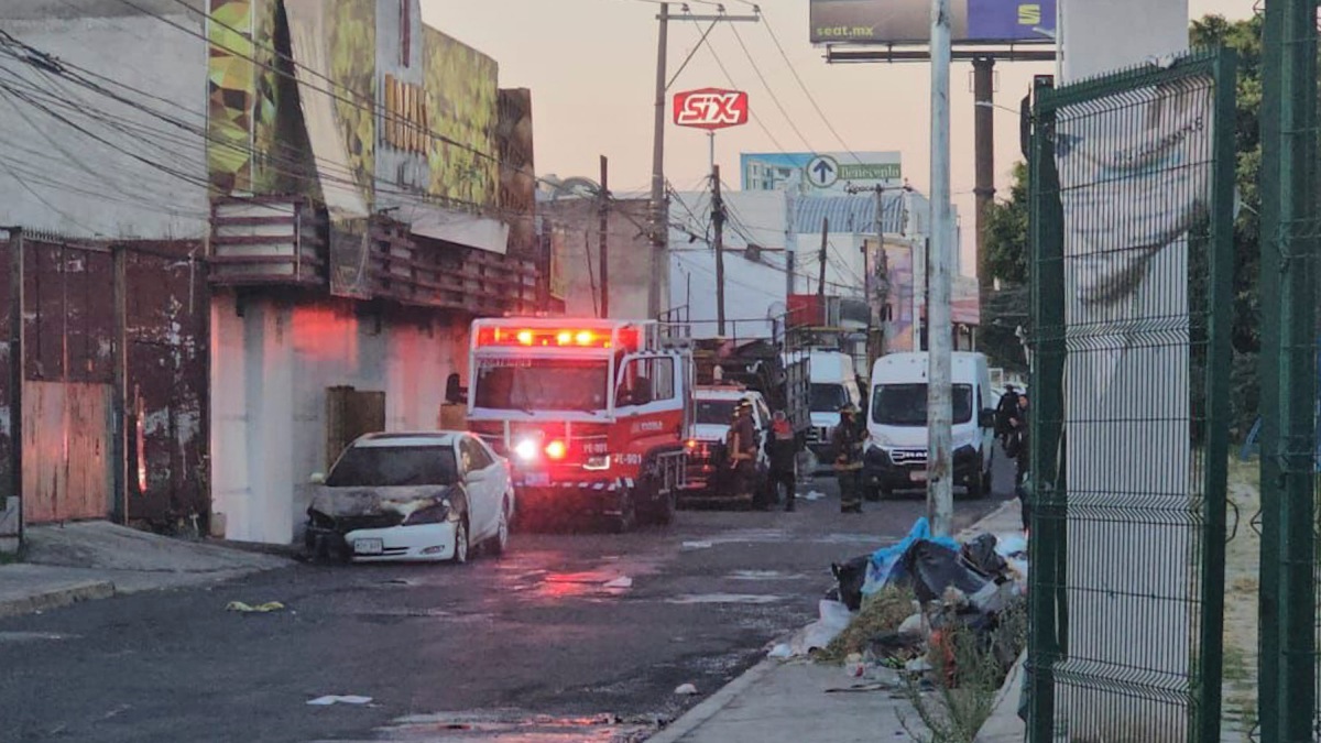 Ayuntamiento de Puebla descarta vínculo entre incendio en bar Lacoss y cobro de piso; siguen investigaciones