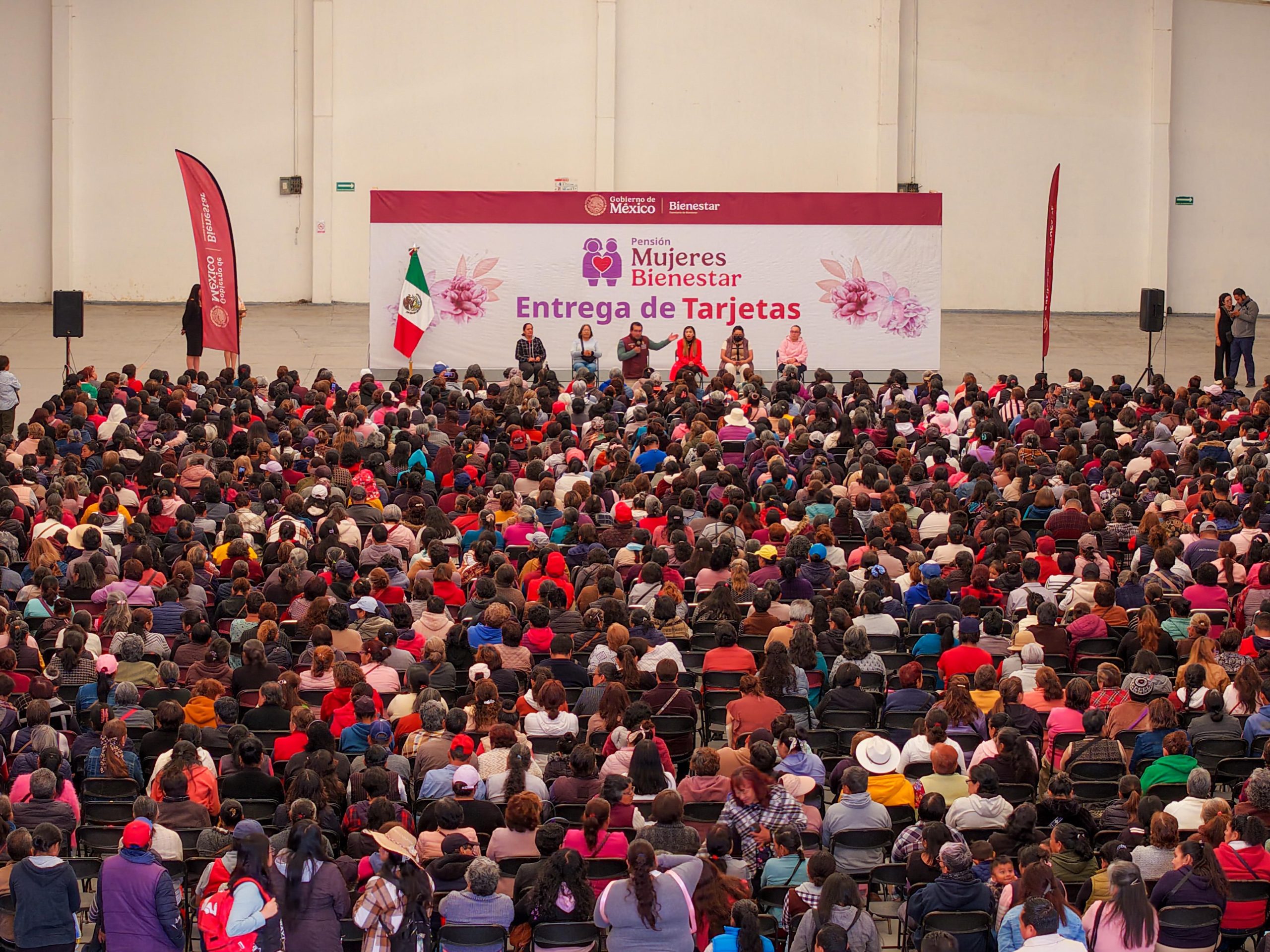 Tlaxcala estrena miles de tarjetas “Mujeres Bienestar” y ya viene el pago