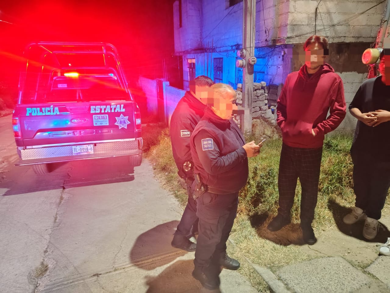 Asaltantes despojan de su motocicleta a menor de edad en Contla