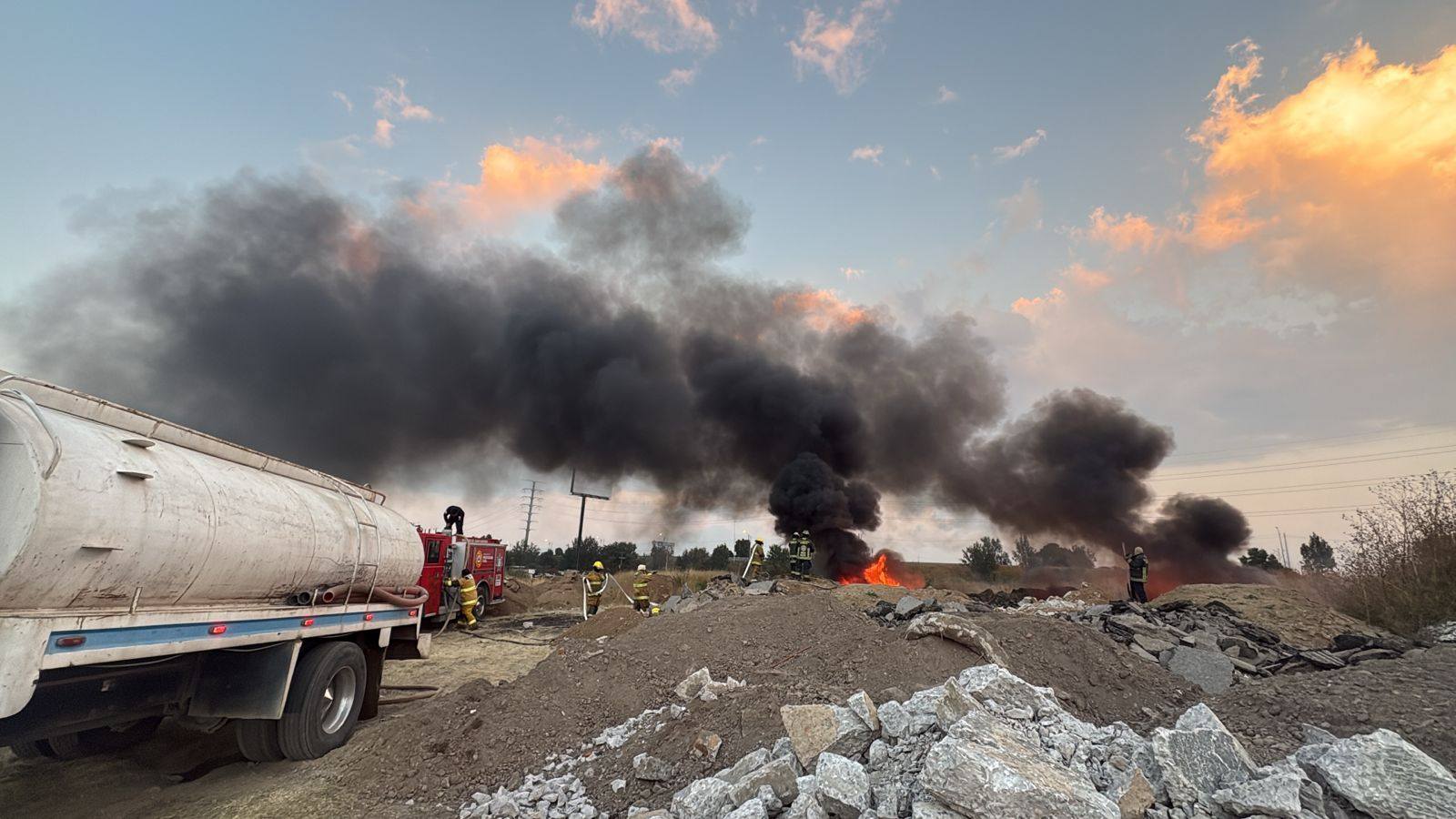 Coordinación intermunicipal evita riesgos mayores tras incendio de desechos en San Francisco Ocotlán