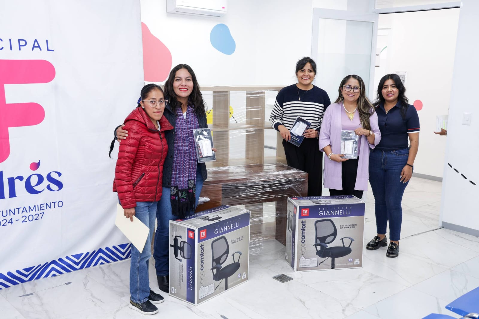 gct entrega apopyo a 12 caics 1