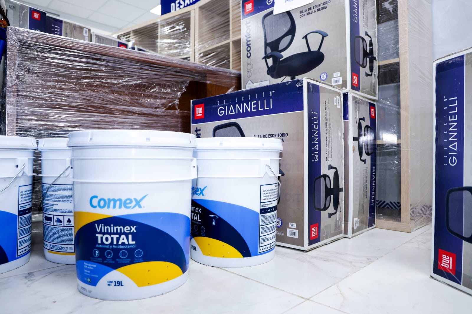 Entrega Lupita Cuautle equipamento a los 12 CAIC de San Andrés Cholula