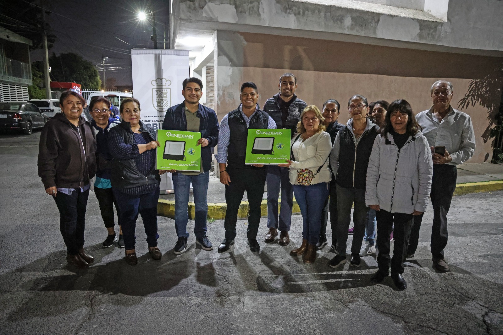 Omar Muñoz cumple y fortalece seguridad en fraccionamiento Malinalli II 