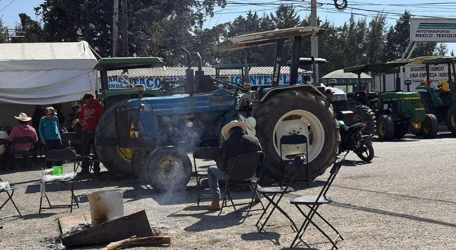 Campesinos de Tlaxcala estallan: bloqueos indefinidos por abandono federal