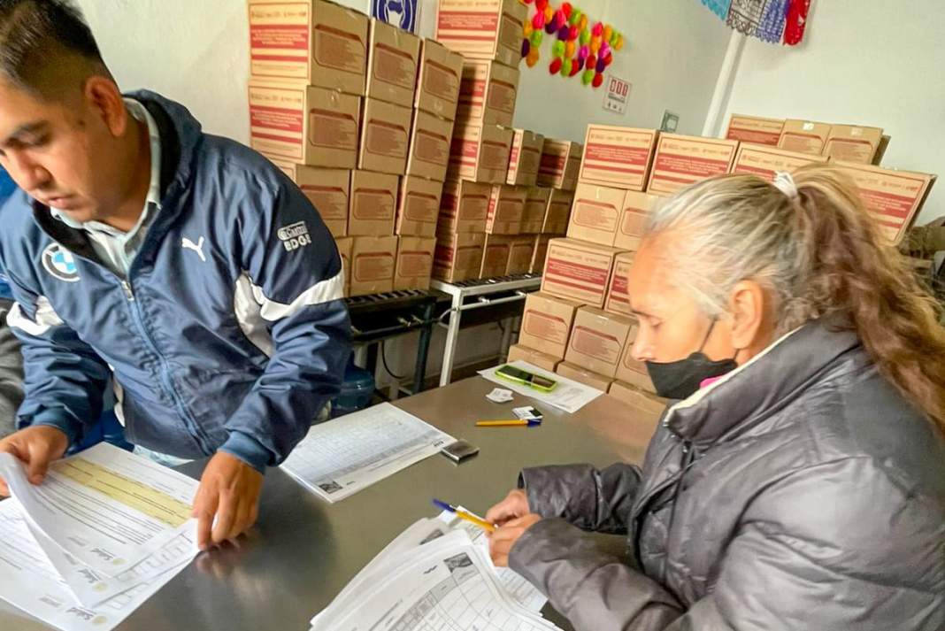 Tlaxcala reparte 700 despensas y sorprende con apoyo directo a familias