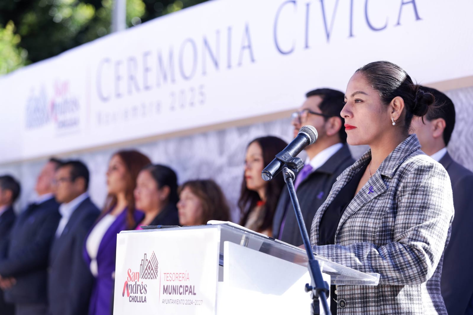 En ceremonia cívica Lupita Cuautle reafirma su compromiso con la paz y la seguridad del municipio