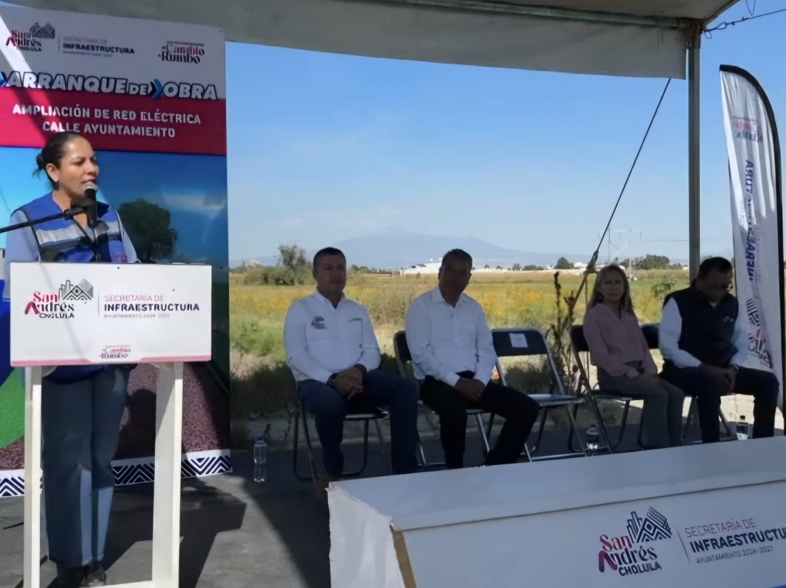 Inician trabajos de electrificación en San Luis Tehuiloyocan