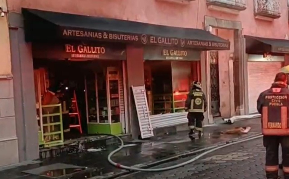 Incendio en bisutería del Centro Histórico de Puebla