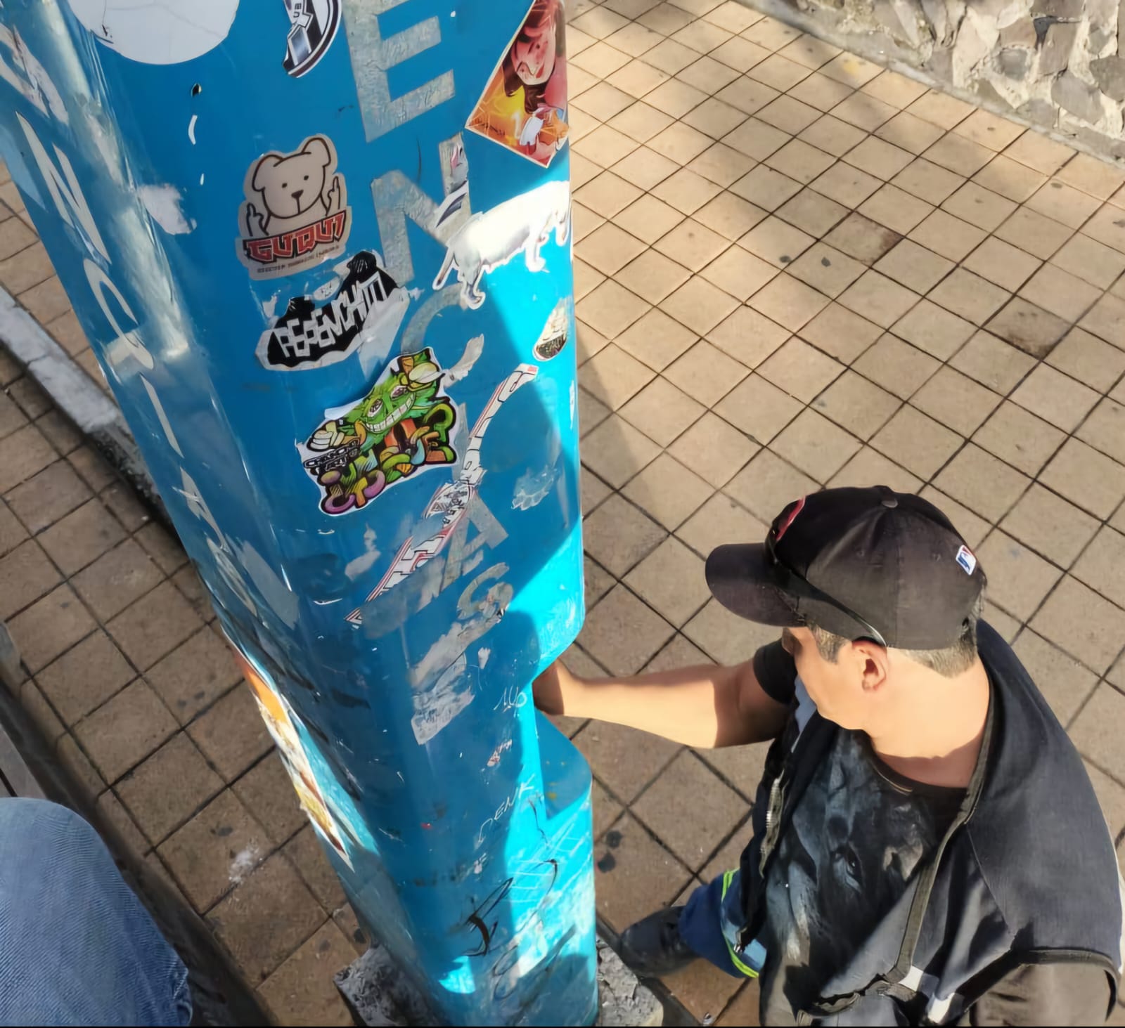 Gobierno de San Pedro Cholula da mantenimiento a alumbrado público en Parque Soria rumbo al Mundial de Voleibol de Playa Sub-21