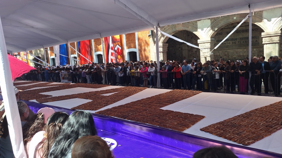 Logran Tlaxcala su tercer Record Guinness, ahora con pan de fiesta 