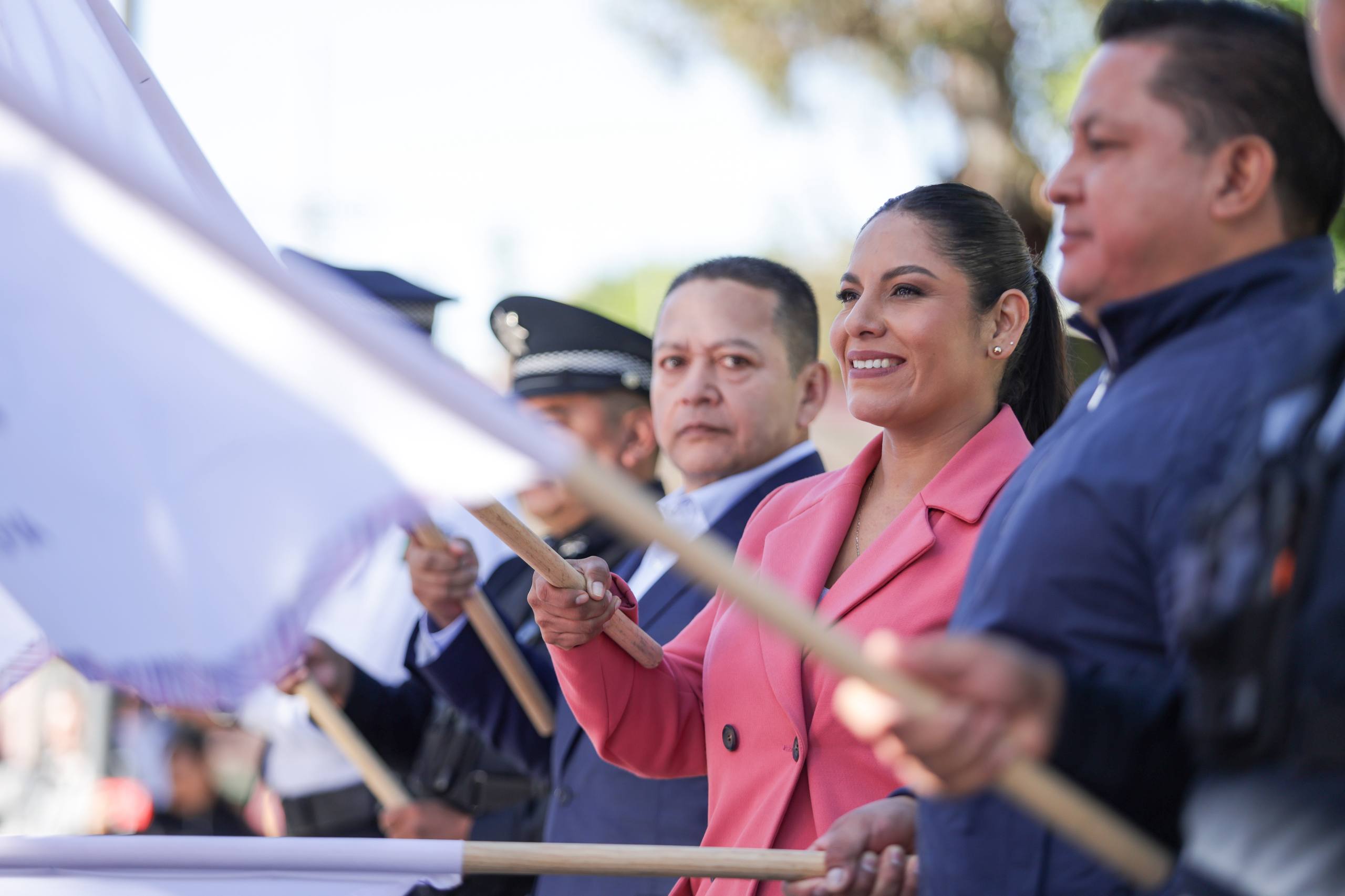 entregan patrulals y motos sach 3