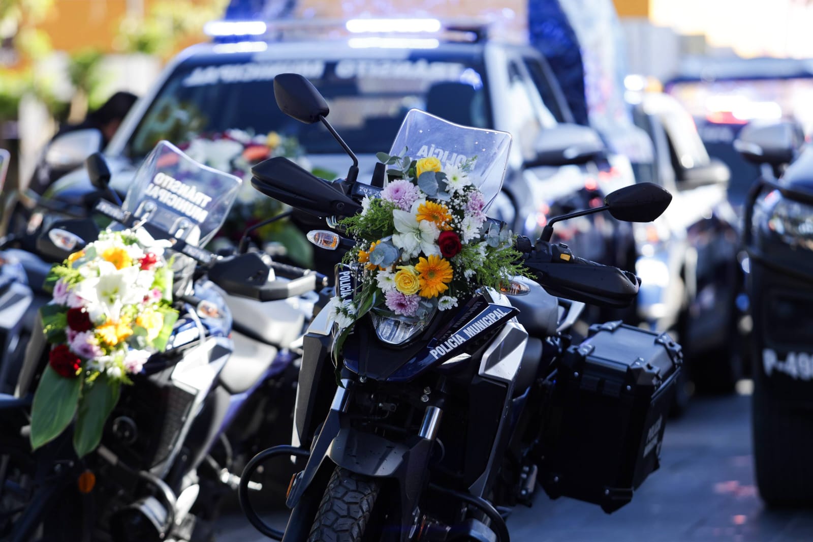 entregan patrulals y motos sach 5