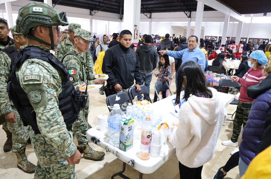 Fuerzas federales apoyan a familias afectadas