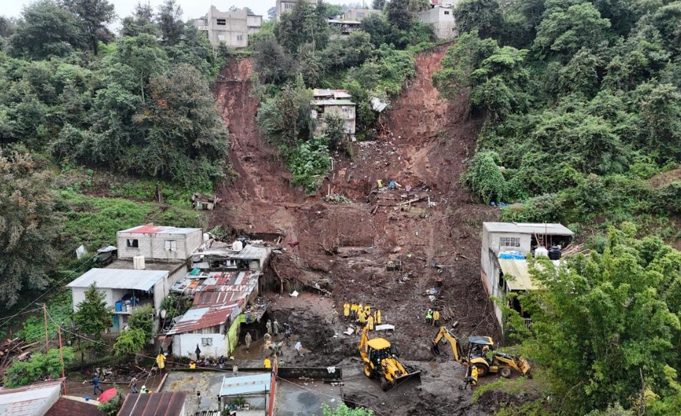 Puebla avanza en la reconstrucción de carreteras tras intensas lluvias