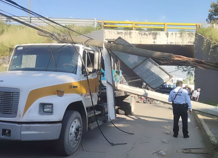 Atiende Vialidad Cuautlancingo accidente sobre Prolongación Morelos y Tlaxcala