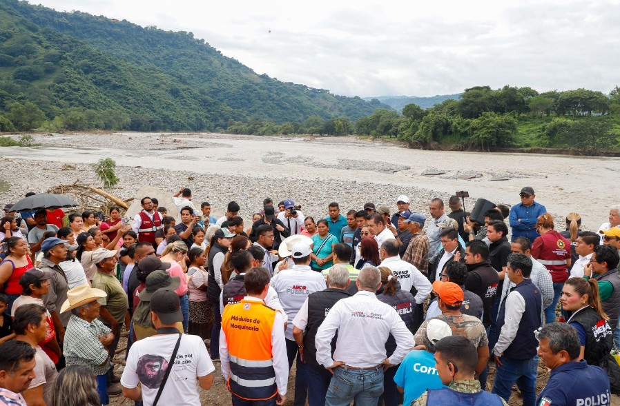 Autoridades supervisan ayuda y albergues en Pantepec