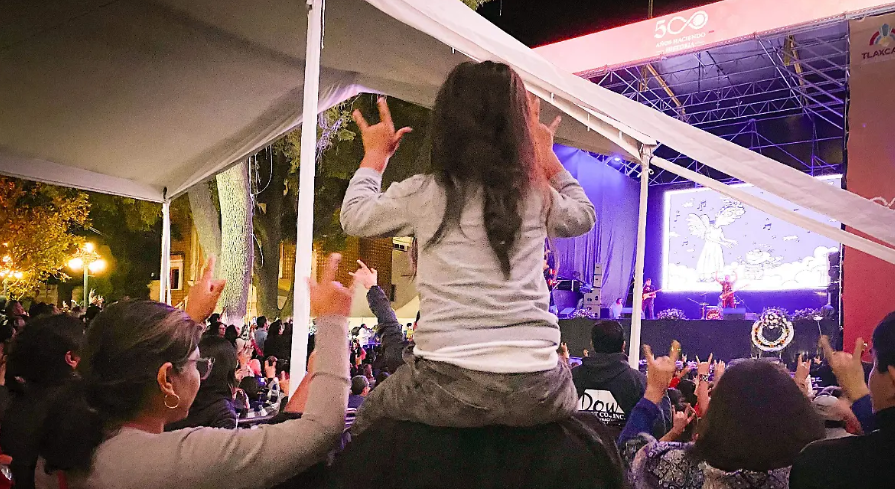 “Patita de Perro” llena de alegría el zócalo de Tlaxcala por los 500 años
