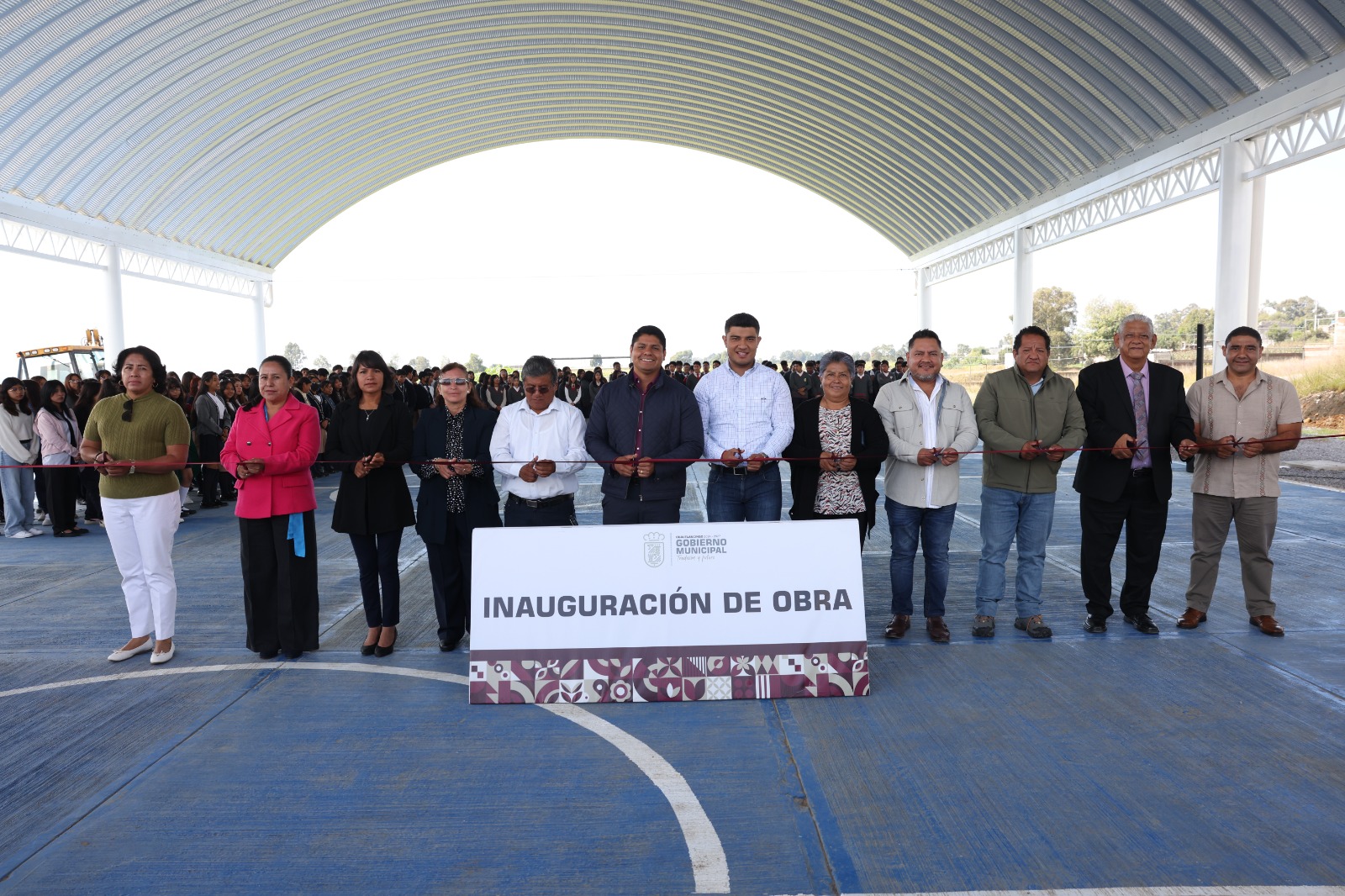 Entrega Omar Muñoz arco techo en Bachillerato General “5 de Mayo”