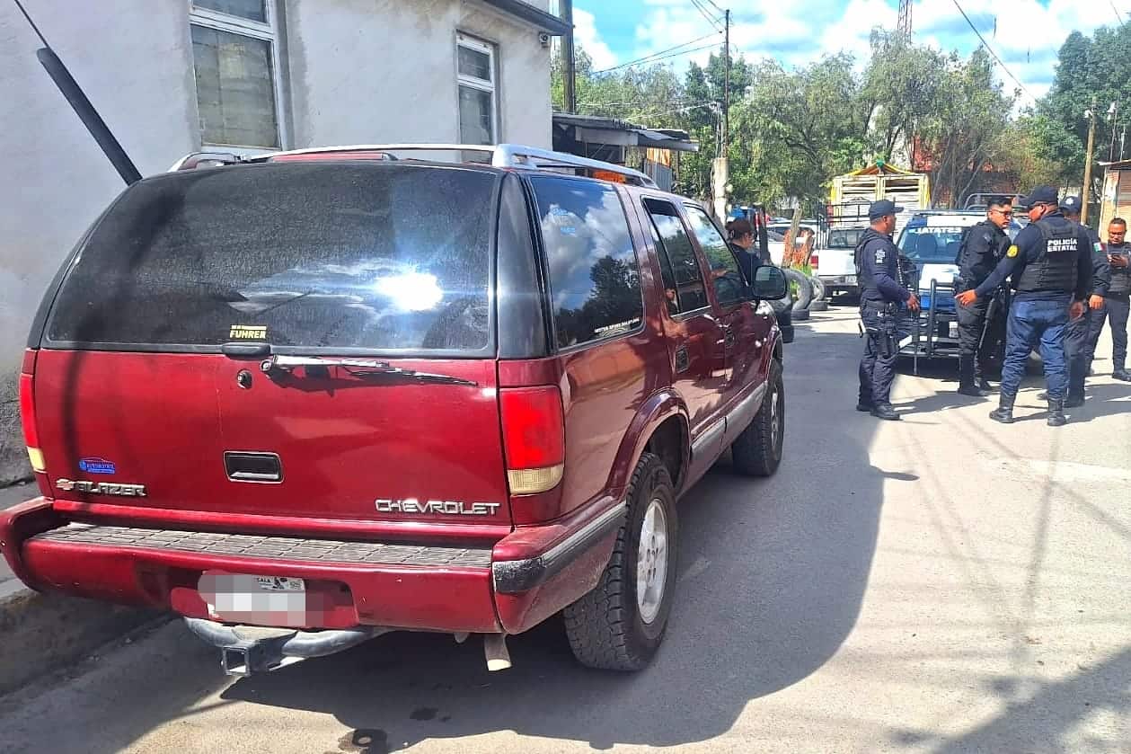 Rápida coordinación policial asegura camioneta robada en Tlaxcala