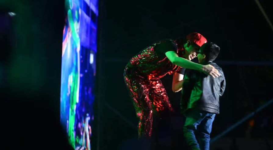 Raymix pone a bailar a miles en Tlaxcala durante la Feria de Ferias 2025