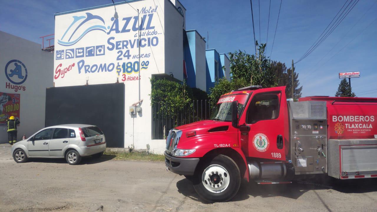 Se incendia habitación de motel, en Xiloxoxtla; una mujer resultó lesionada