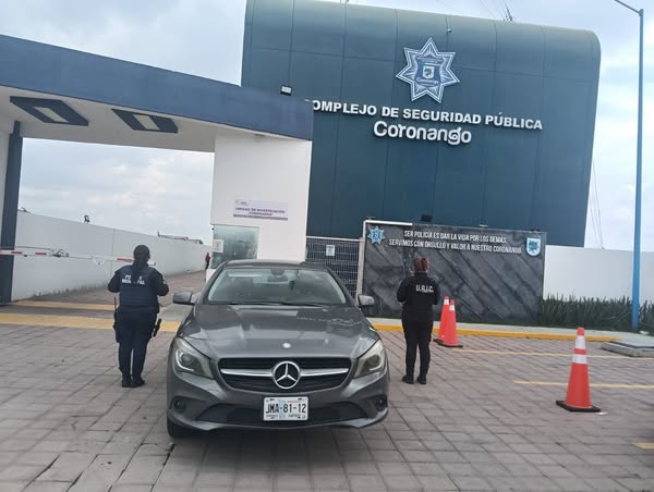 Detienen en San Francisco Ocotlán a mujer por conducir vehículo con reporte de robo