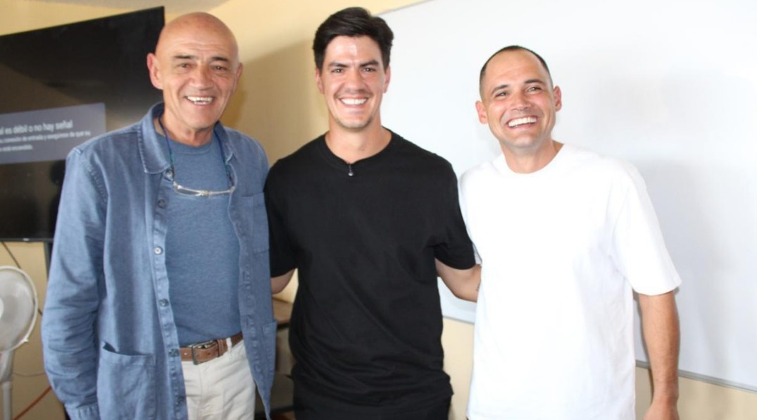 Jo Canales inspira a estudiantes poblanos con su experiencia internacional