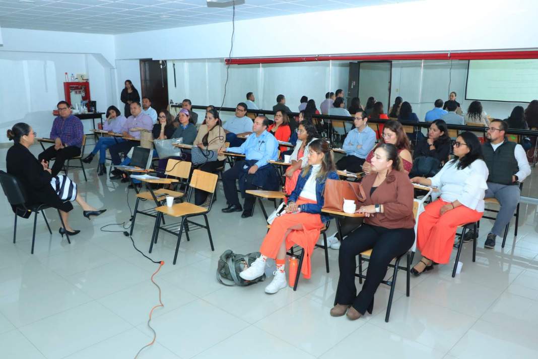 UATx refuerza prevención de violencia de género con taller Garza Segura