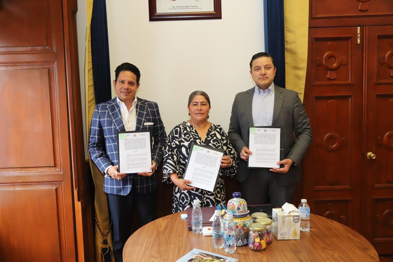 Tlaxcala firma convenio para dotar de vestuario y equipo a trabajadores de salud