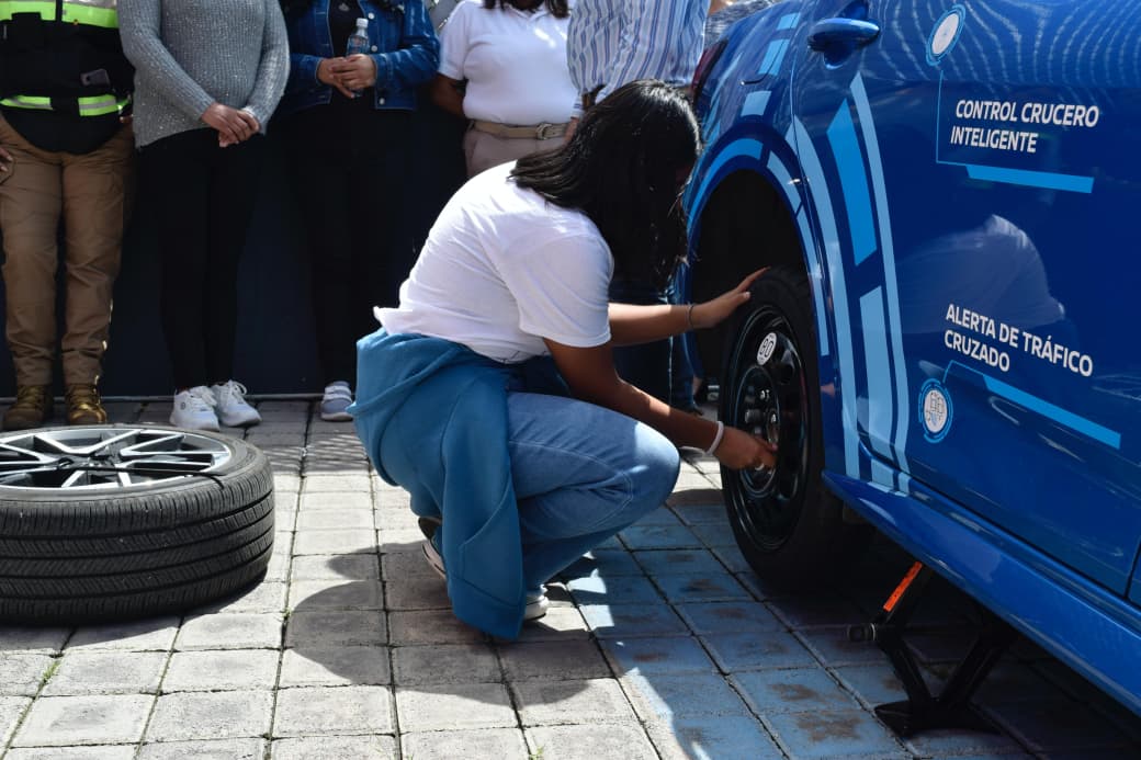 Gobierno de San Pedro Cholula realiza cursos de manejo para mujeres